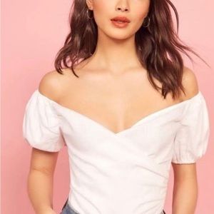 Reformation Slim Fit V neck Puffer Sleeve Cotton top